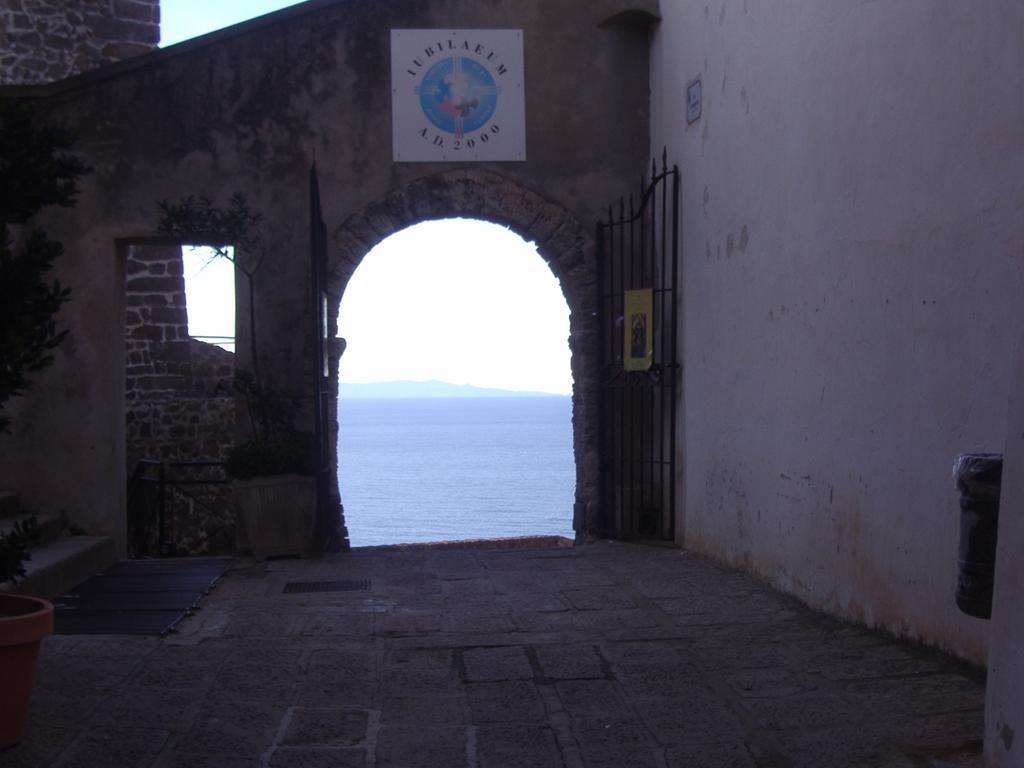 La Rosa Del Mare Apartment Castelsardo Bagian luar foto